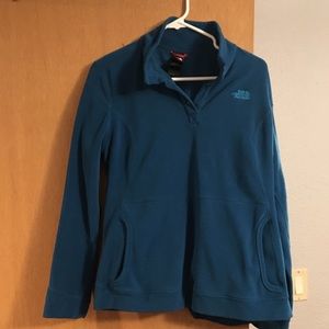 XL Gently worn, blue North Face pullover fleece